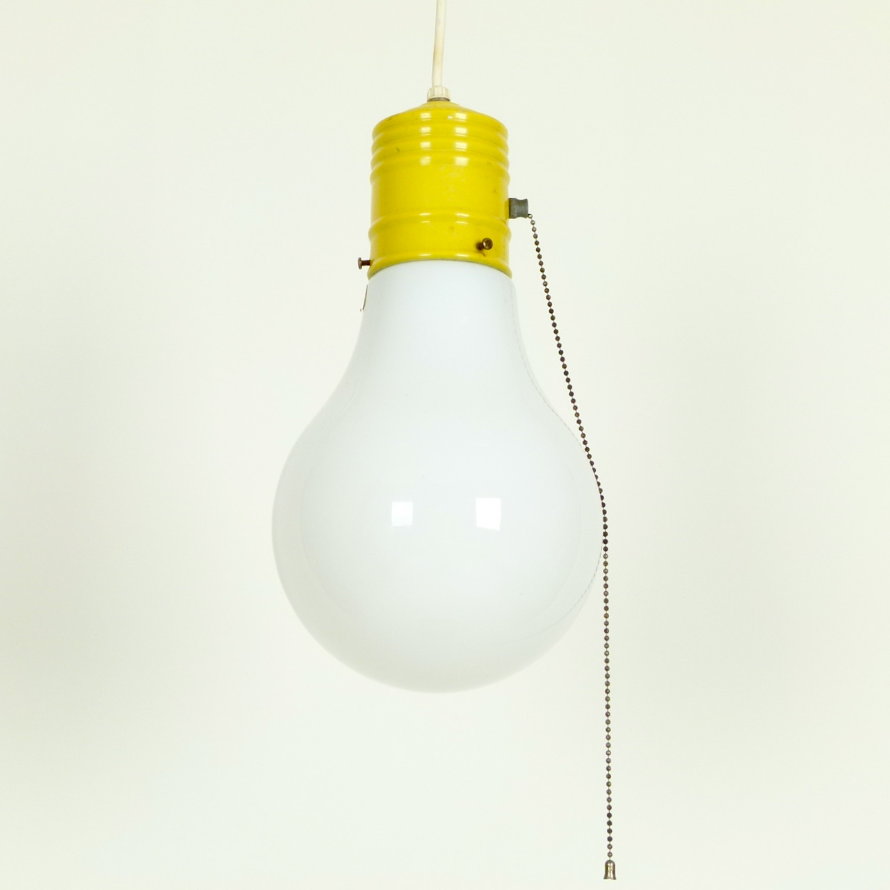 large bulb light fitting